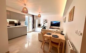 Paisible studio tout neuf en lisière de forêt